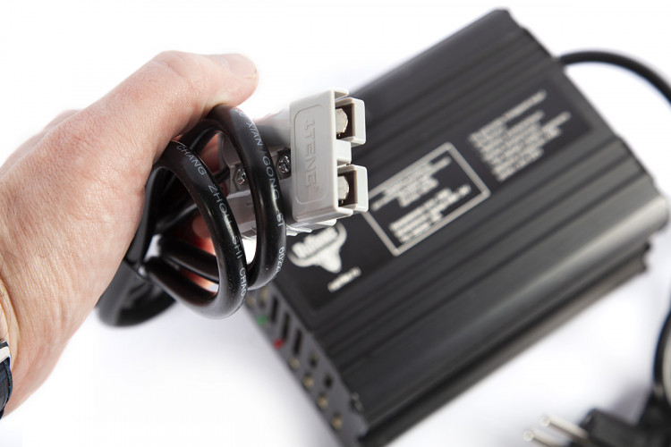 Зарядное устройство RuTrike для аккумуляторов 24V50A/H (10A) в Самаре