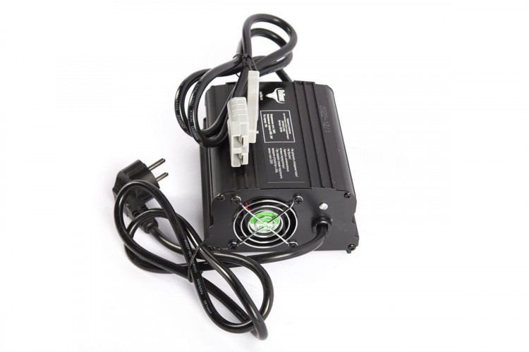 Зарядное устройство RuTrike для аккумуляторов 24V50A/H (10A) в Самаре